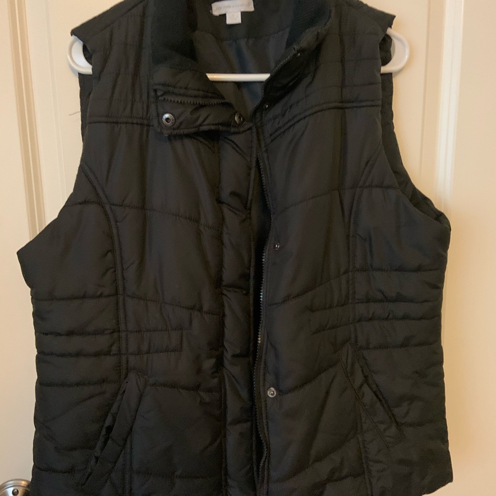 XL Black puffer vest